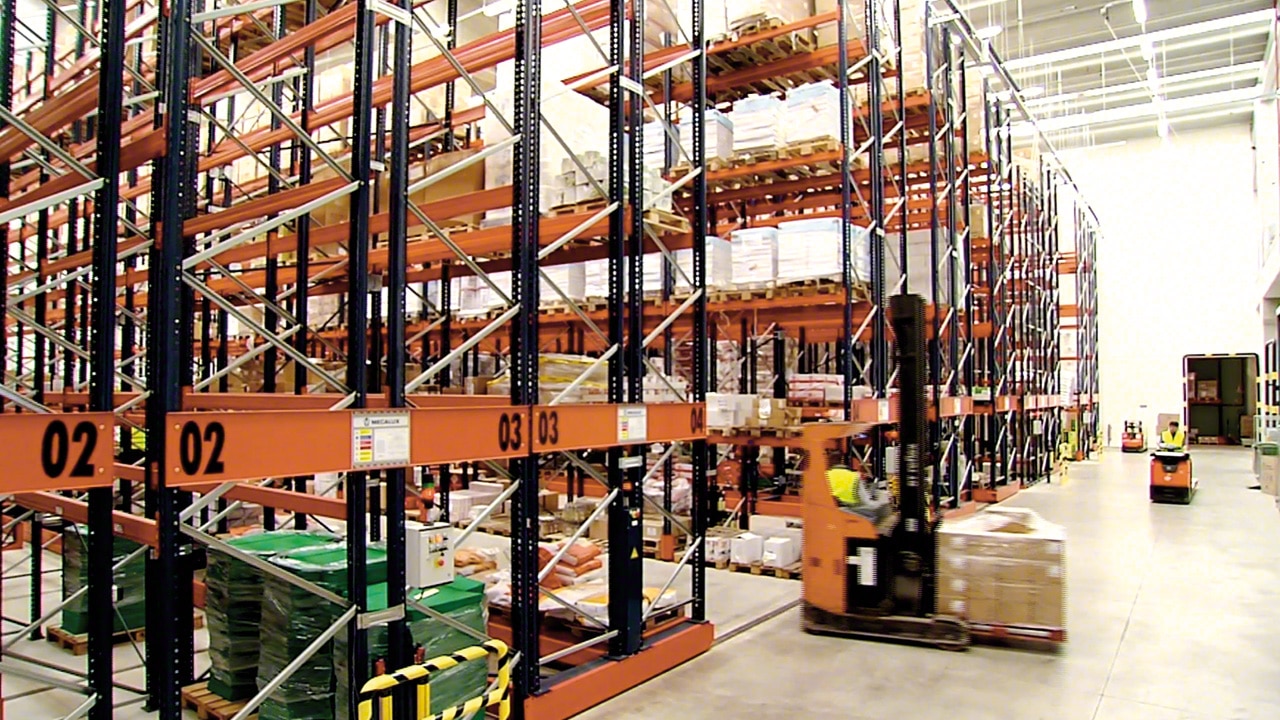 Podjetje Havi Logistics meni, da je sistem Movirack odlična rešitev za povečanje njihove zmogljivosti Podjetje Havi Logistics meni, da je sistem Movirack odlična rešitev za povečanje njihove zmogljivosti