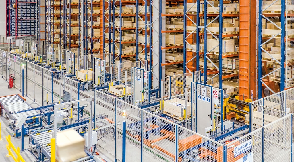 Avtomatsko tristransko dvigalo za palete Avtomatsko tristransko dvigalo za palete