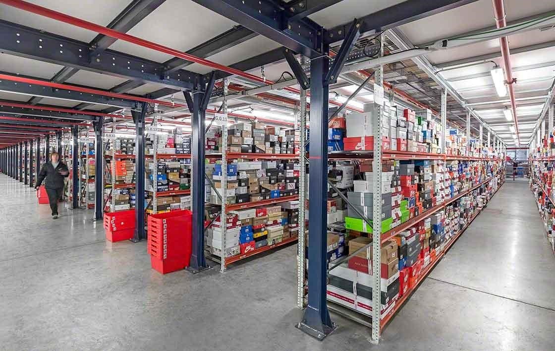 Logistika e-trgovine mora upravljati ogromno število SKU