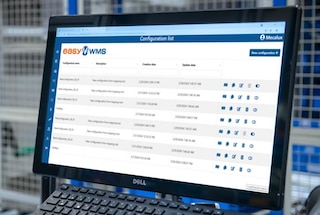 Upravljavec voznega parka inteligentno razporeja opravila voznemu parku avtonomnih mobilnih robotov