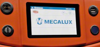 Vsak robot AMR ima zaslon za poizvedovanje o njegovem stanju in vzdrževalnih nalogah