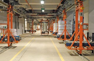 Ustvarjanje bližnjic pospešuje gibanje vozičkov vzdolž tokokroga