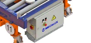 Vozički so opremljeni s PLC, ki komunicira s programsko opremo za upravljanje voznega parka Vozički so opremljeni s PLC, ki komunicira s programsko opremo za upravljanje voznega parka