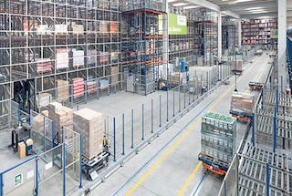 Enotirni transportni sistemi povezujejo različna območja znotraj objekta